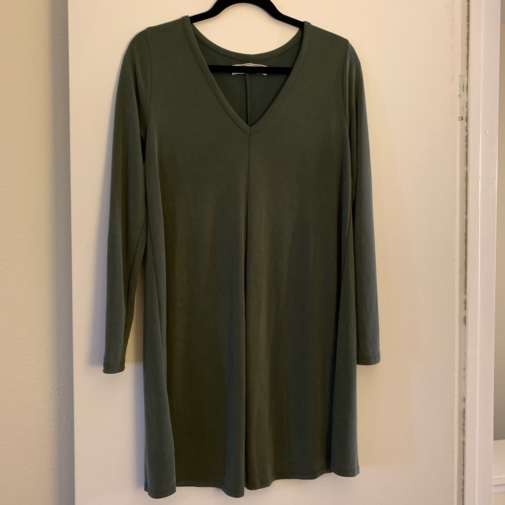 green long sleeve dress